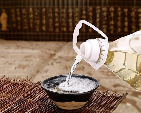 如何區(qū)別“純糧酒”和“勾兌酒”？教你3招辨別